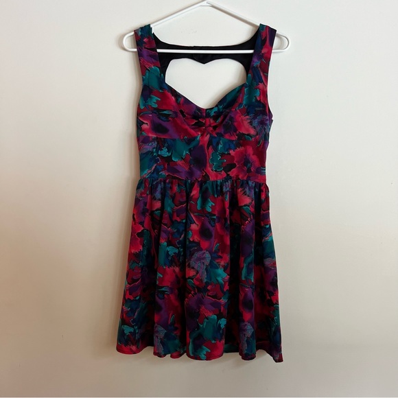 Material Girl Floral Heart Back Dress Size Medium - Picture 2 of 5